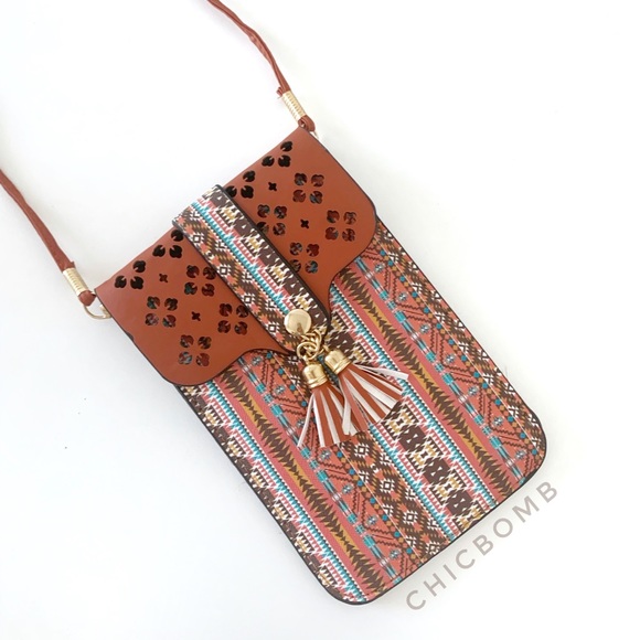 VEGAN LEATHER AZTEC BOHEMIAN CROSSBODY MINI BAG. - Picture 2 of 6
